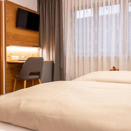 Zum Faessle Hotel Hagnau Bagian luar foto